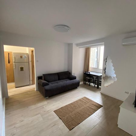 Apartament Universitate Appartement Boekarest Buitenkant foto